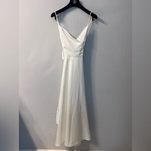 Elegant White Backless Dress